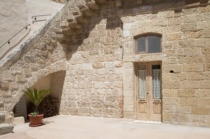 Historia- Dimore Corte Chiesa Corigliano dʼOtranto Extérieur photo